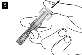 Trinn fem i veiledningen viser at stempelet frigjøres ved å fjerne tommelen
