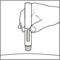 Produkt je před injekcí zavěšen pod úhlem 90 stupňů a několik palců nad kůží