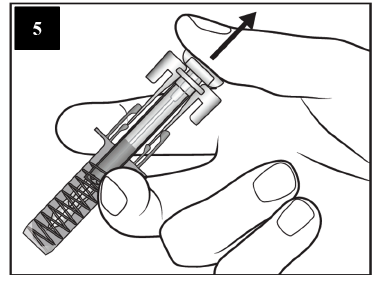 Krok piąty przewodnika pokazuje zwalnianie wypychacza przez wyjęcie kciuka